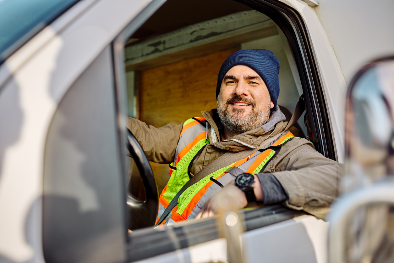 Blog - iStock 1448958555 Man with a van