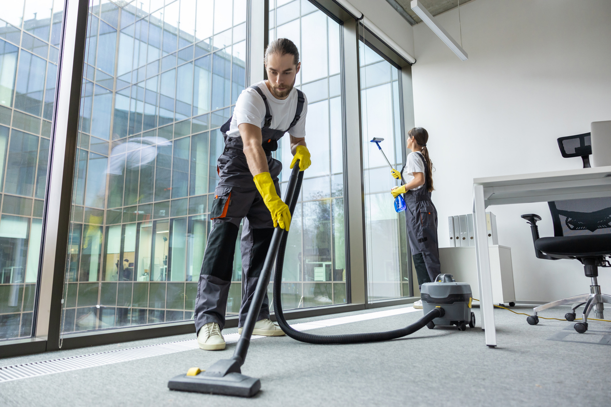 Blog - iStock 2209016975 two people commercially cleaning an office space